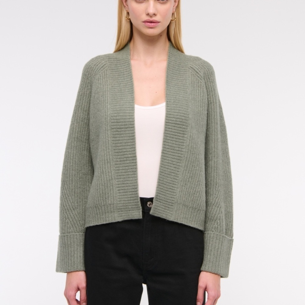 NWT Abercrombie Green Women's Ribbed Open front Sweater size S